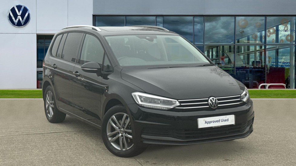 Main listing image - Volkswagen Touran