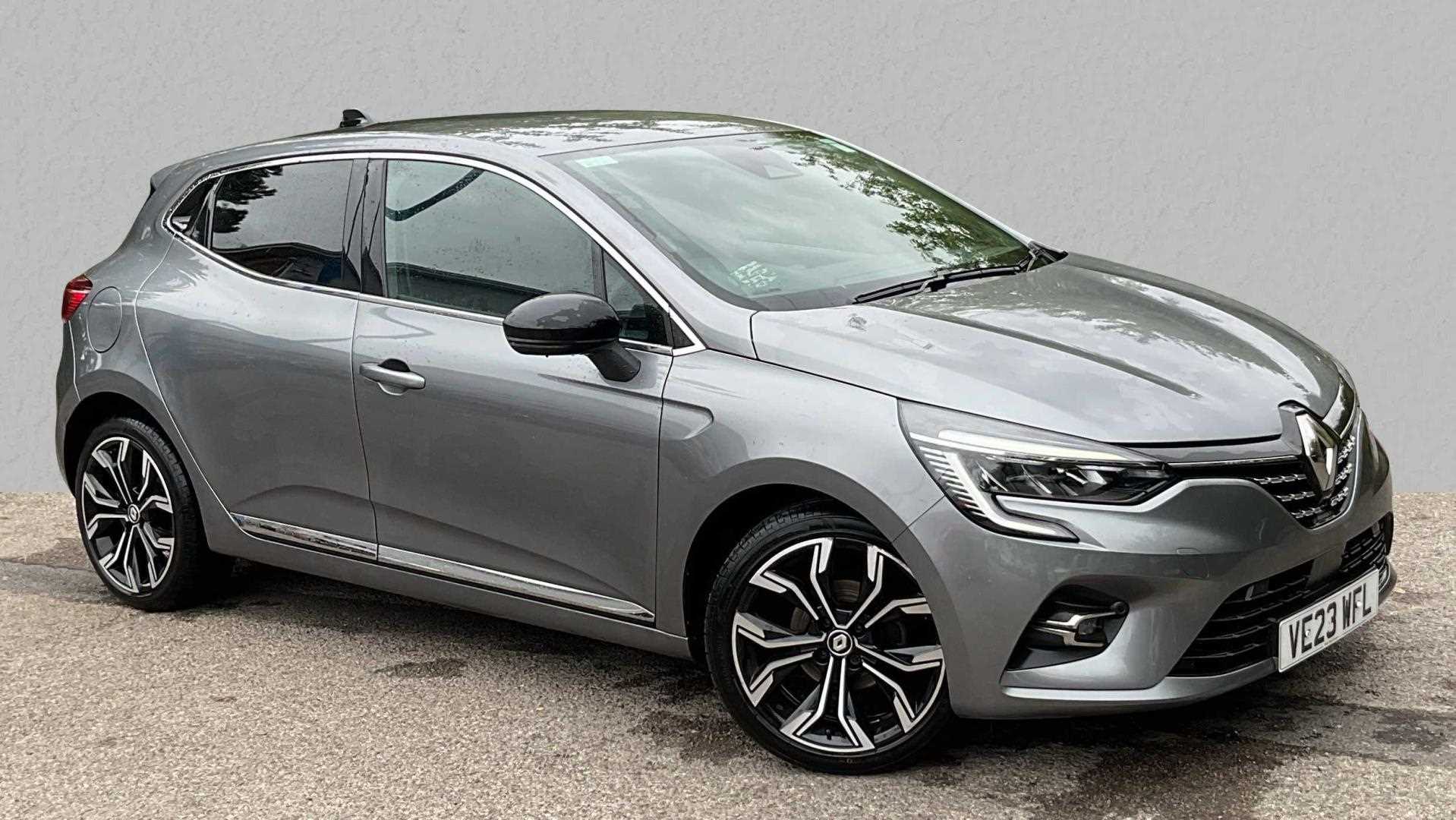 Main listing image - Renault Clio