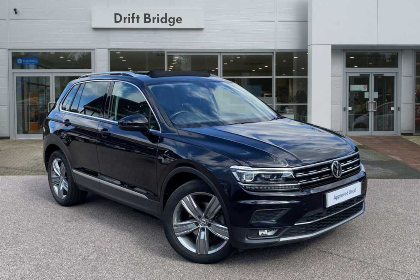 Main listing image - Volkswagen Tiguan