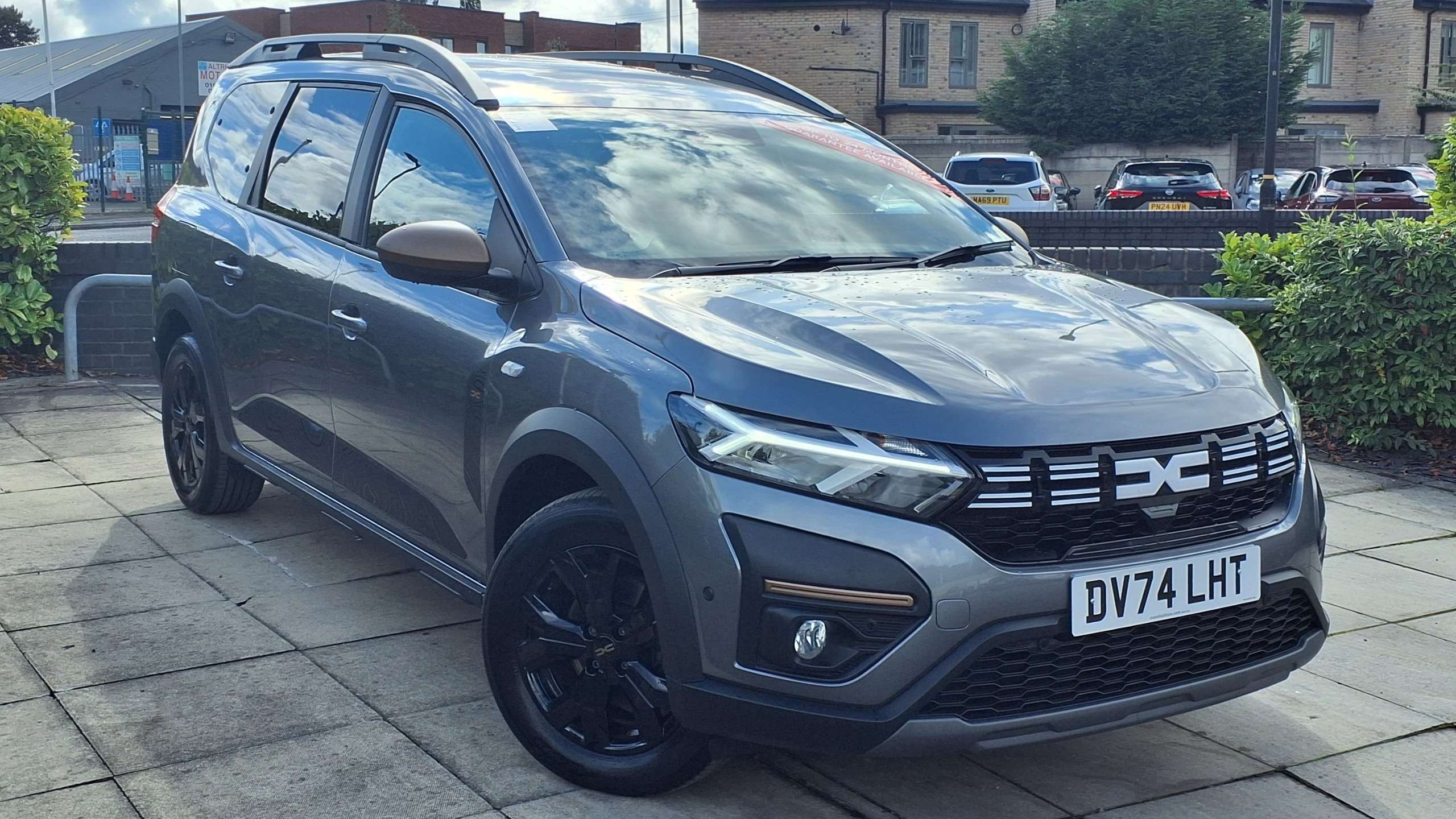 Main listing image - Dacia Jogger