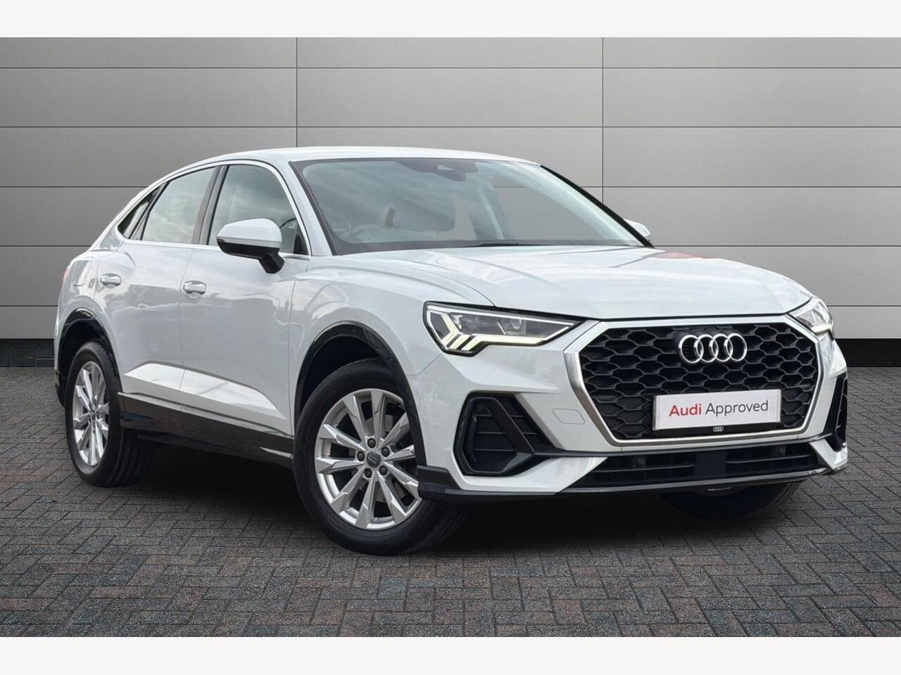 Main listing image - Audi Q3