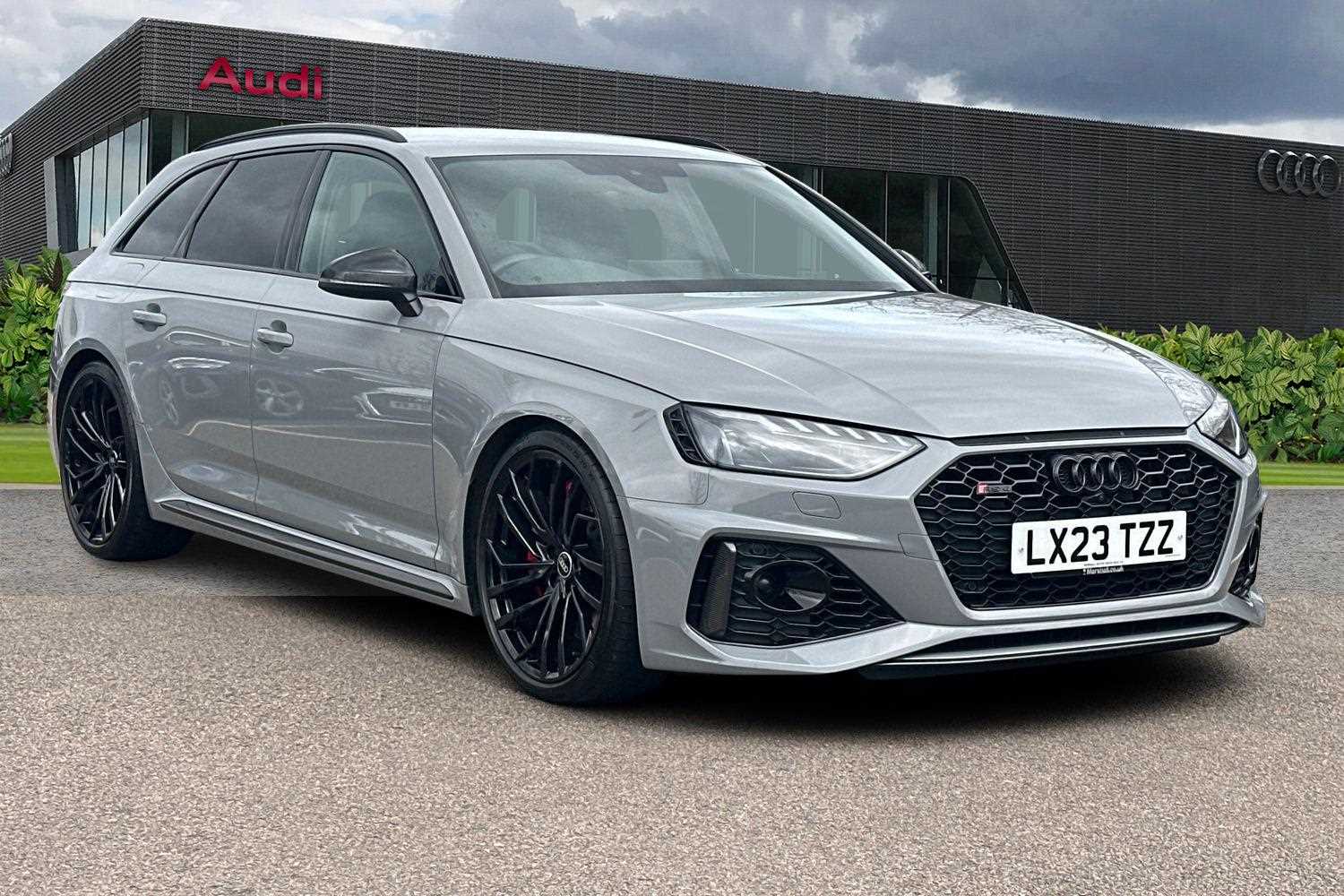 Main listing image - Audi RS4