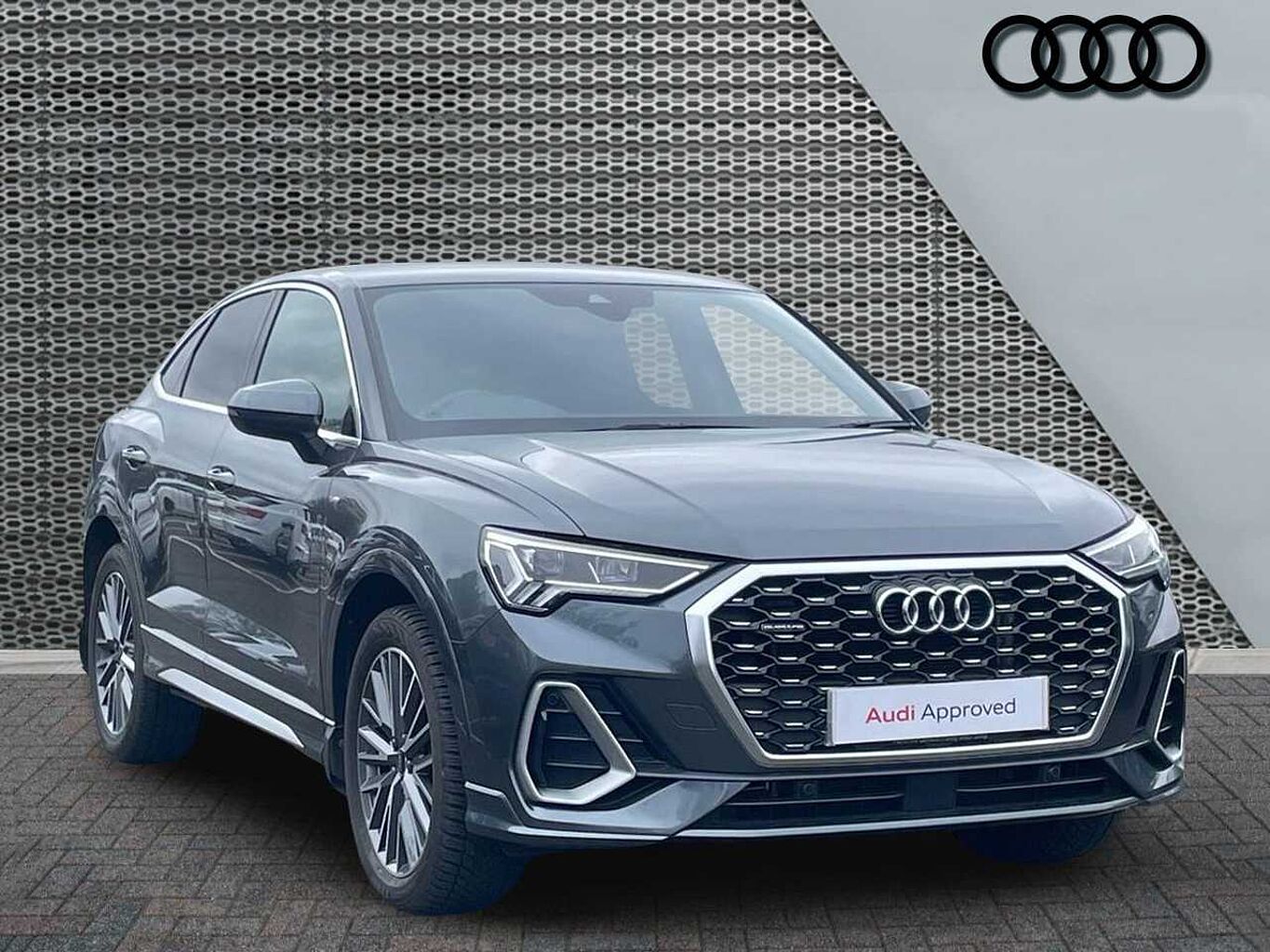 Main listing image - Audi Q3