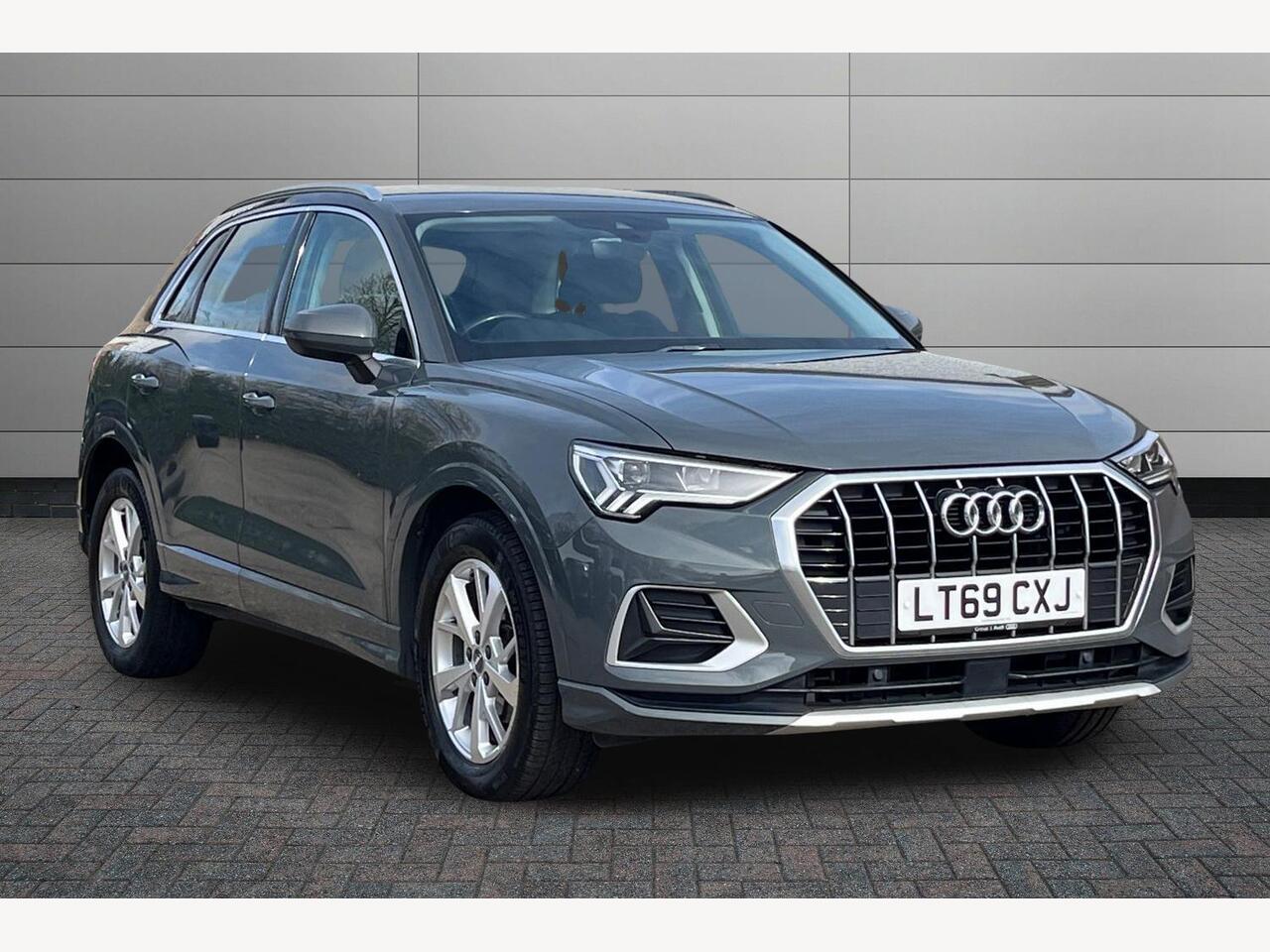 Main listing image - Audi Q3