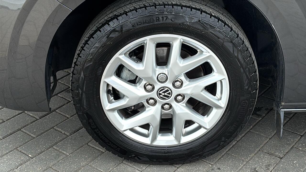 Main listing image - Volkswagen Transporter Shuttle