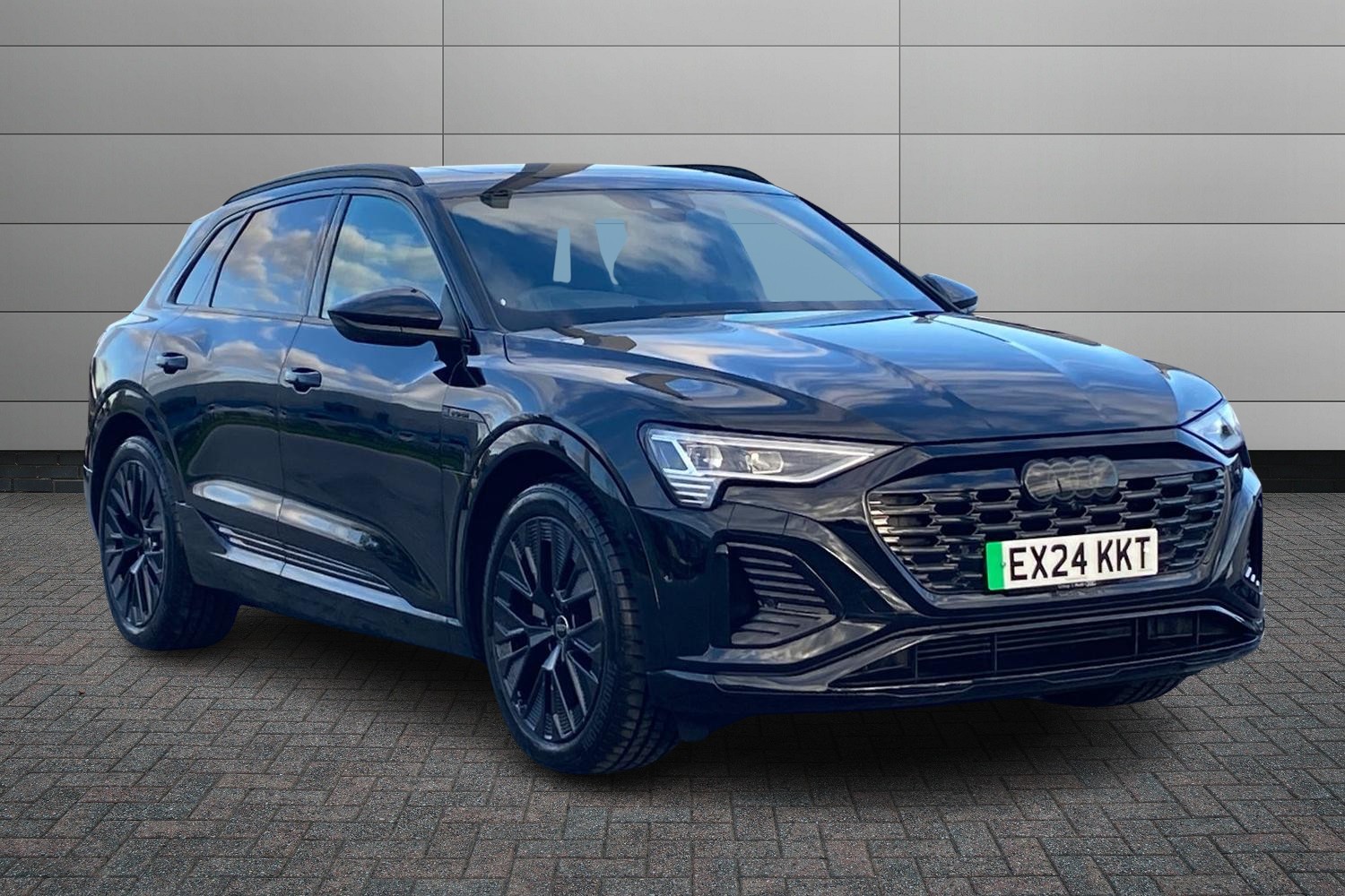 Main listing image - Audi Q8 e-tron