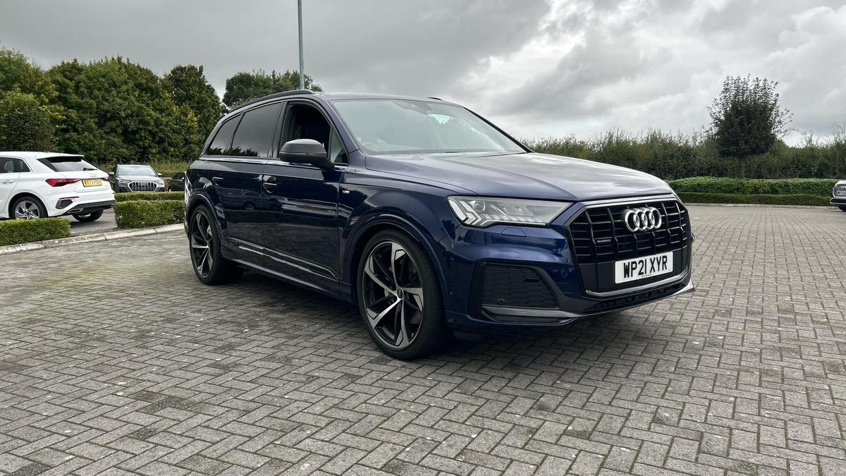 Main listing image - Audi Q7