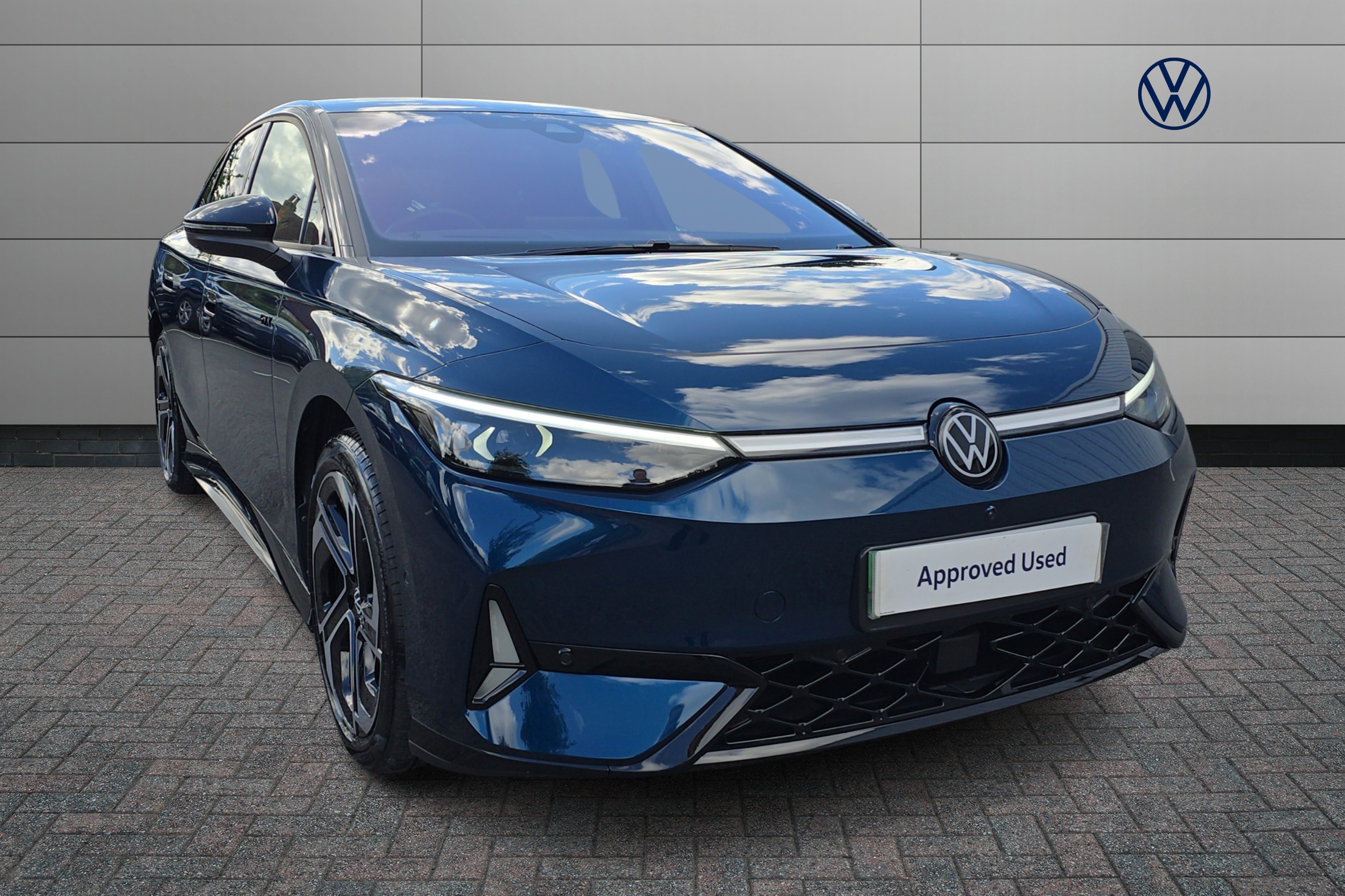 Main listing image - Volkswagen ID.7