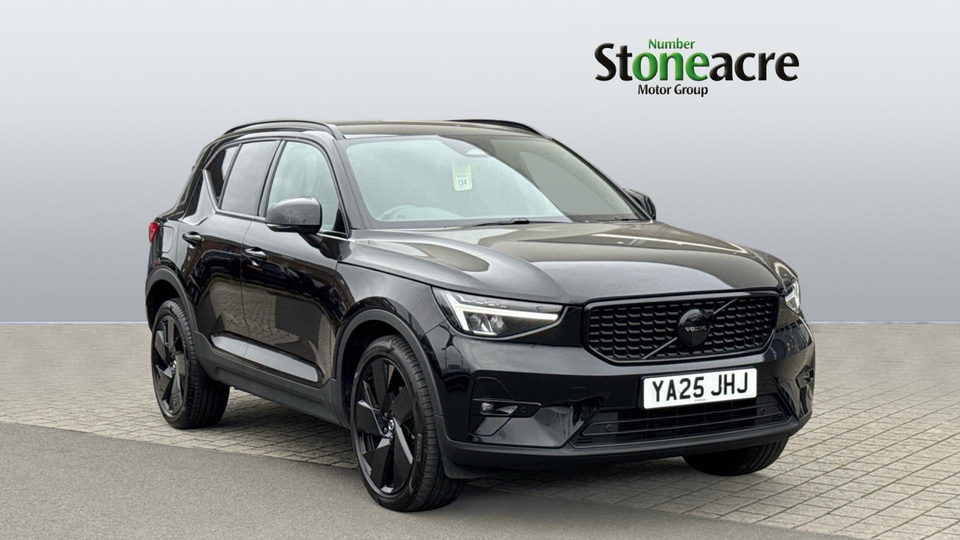 Main listing image - Volvo XC40