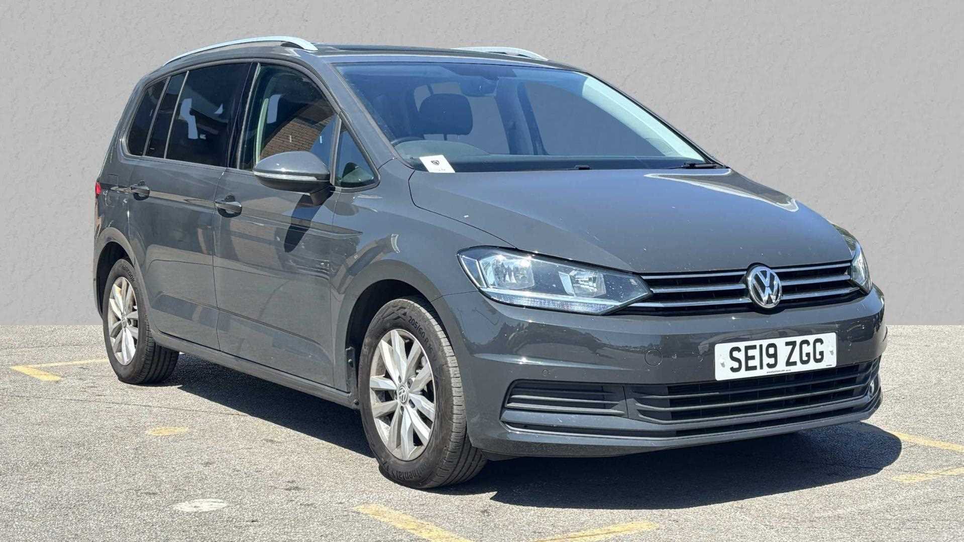 Main listing image - Volkswagen Touran