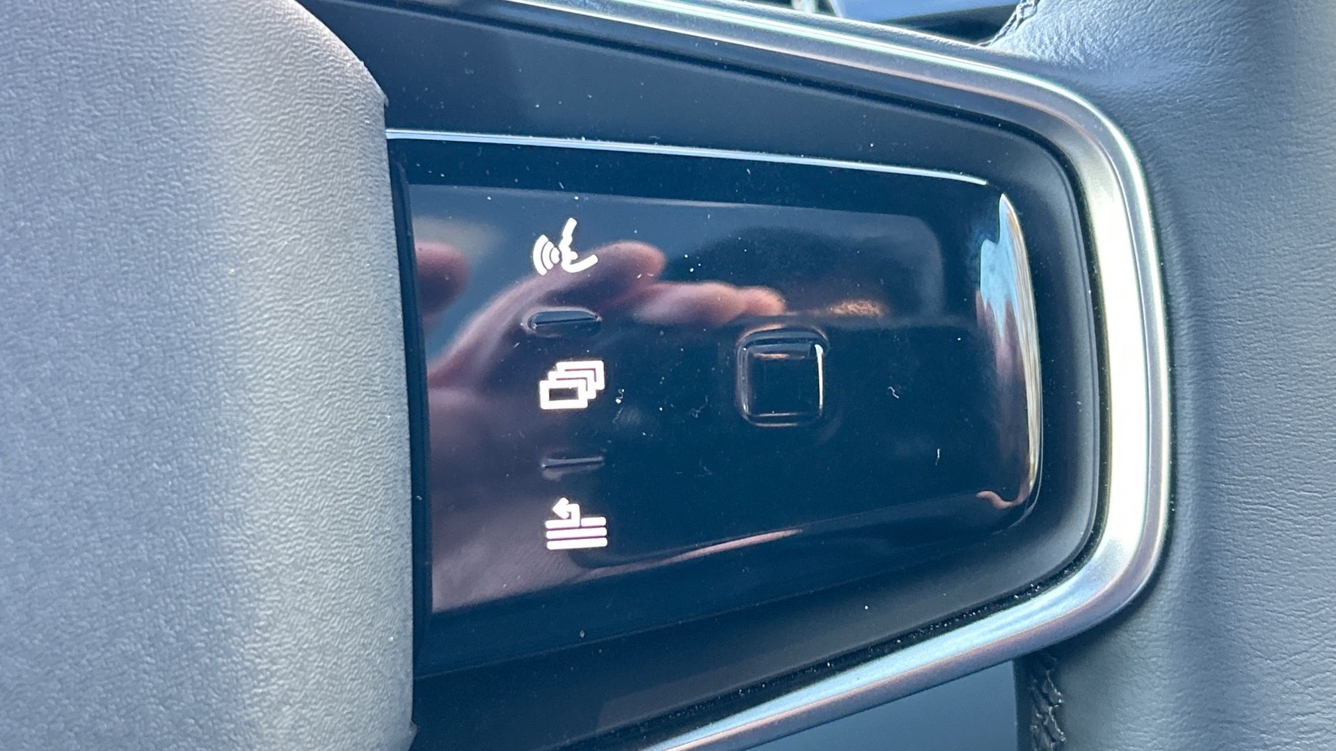 Main listing image - Polestar 4