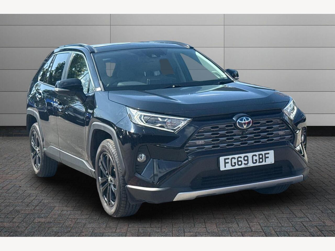 Main listing image - Toyota RAV4