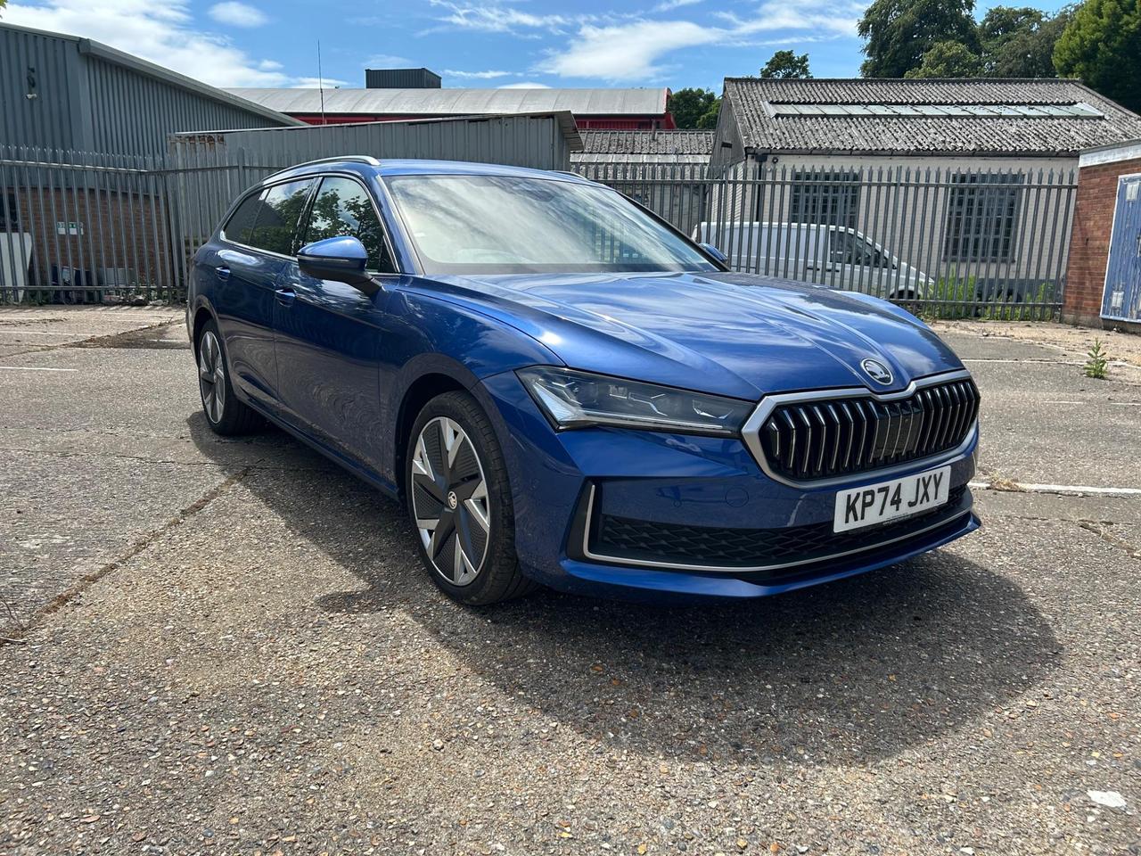 Main listing image - Skoda Superb Estate