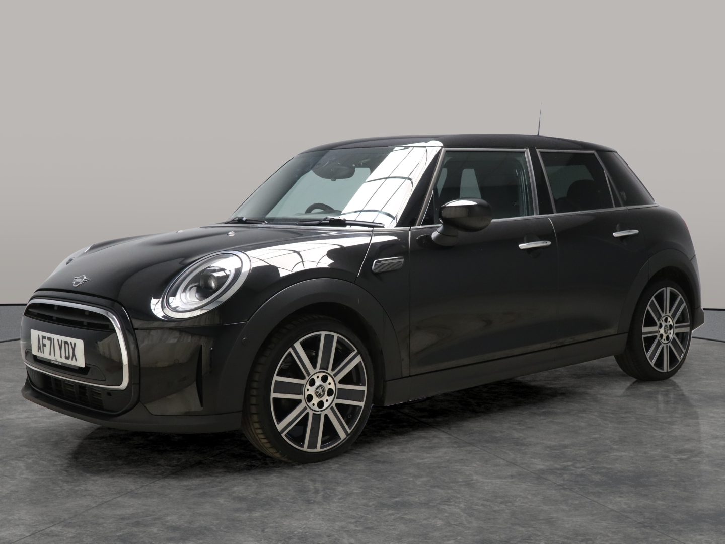 Main listing image - MINI Hatchback 5dr