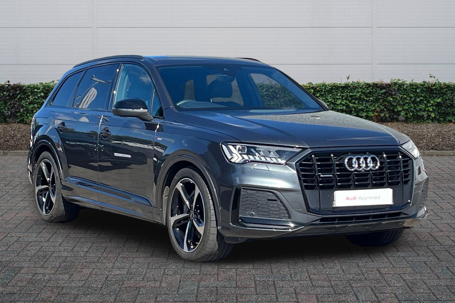 Main listing image - Audi Q7