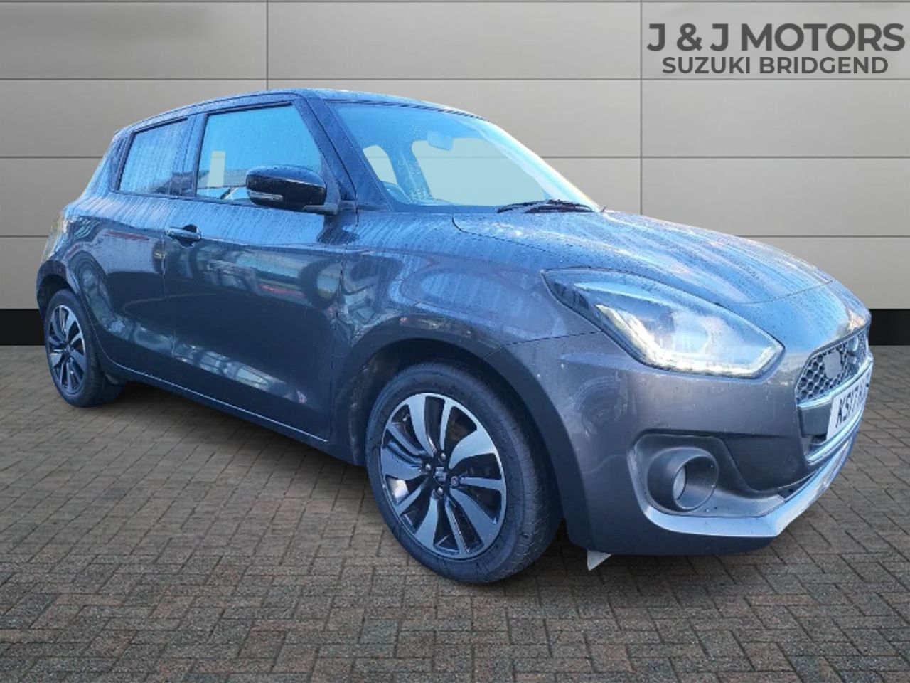 Main listing image - Suzuki Swift