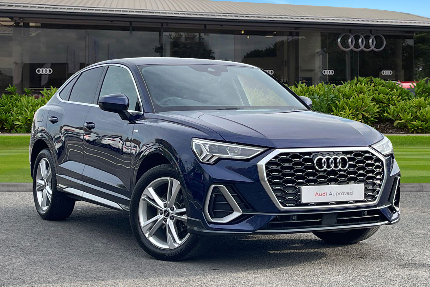 Main listing image - Audi Q3