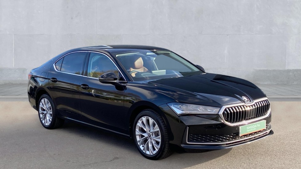 Main listing image - Skoda Superb