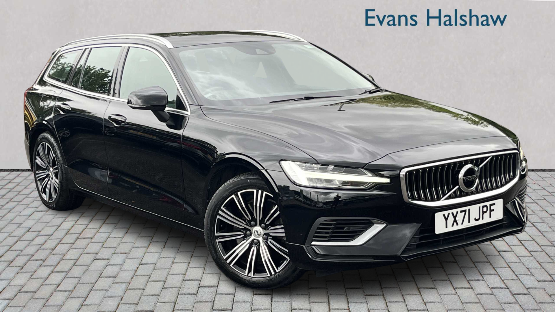 Main listing image - Volvo V60
