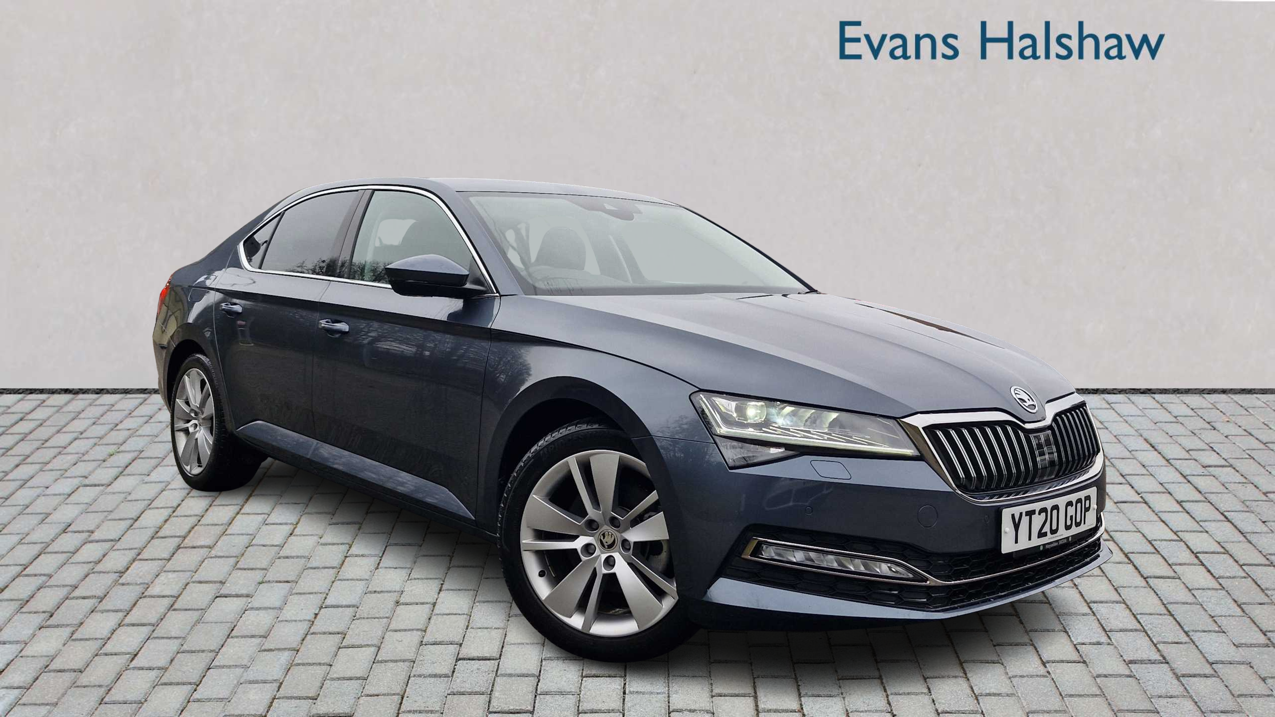 Main listing image - Skoda Superb