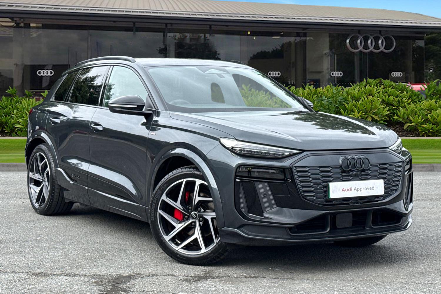Main listing image - Audi Q6