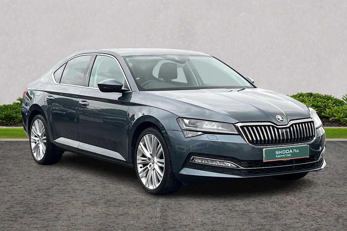 Main listing image - Skoda Superb