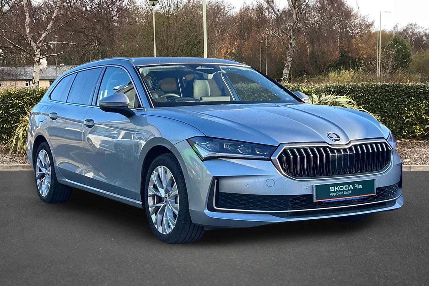 Main listing image - Skoda Superb Estate