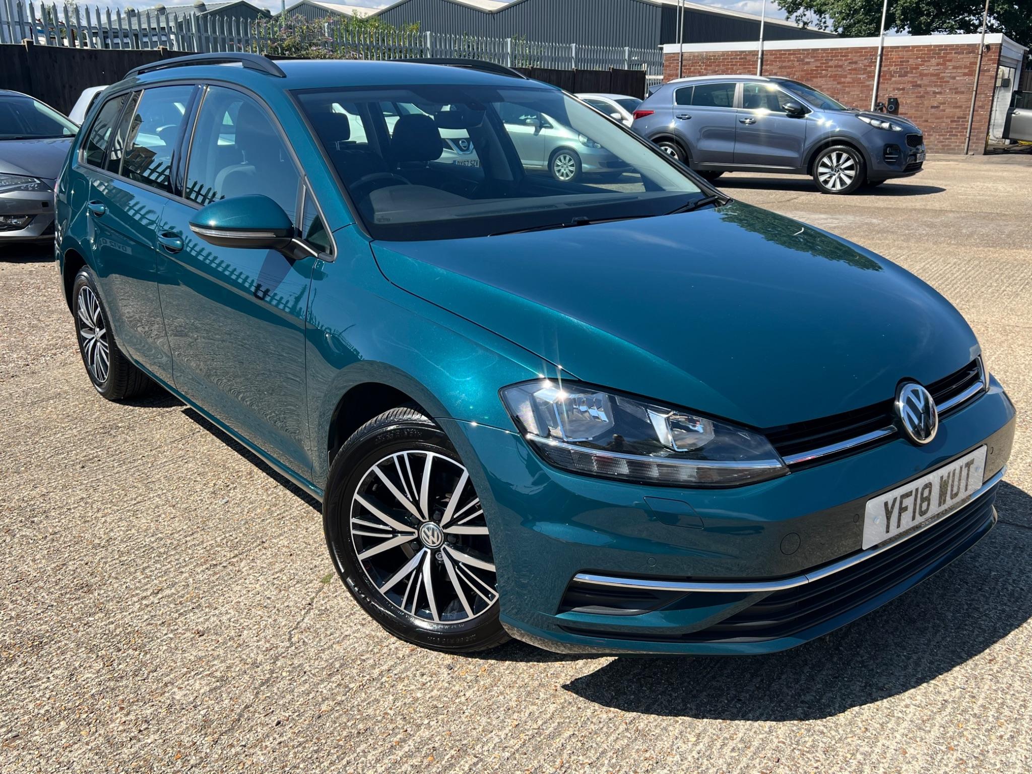 Main listing image - Volkswagen Golf Estate