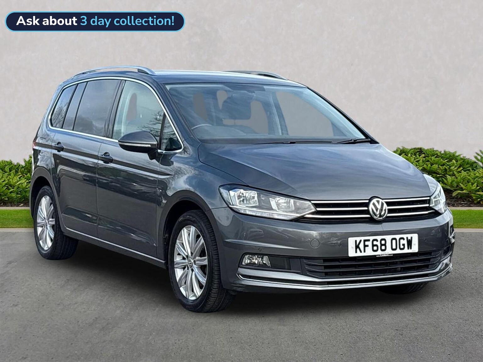Main listing image - Volkswagen Touran