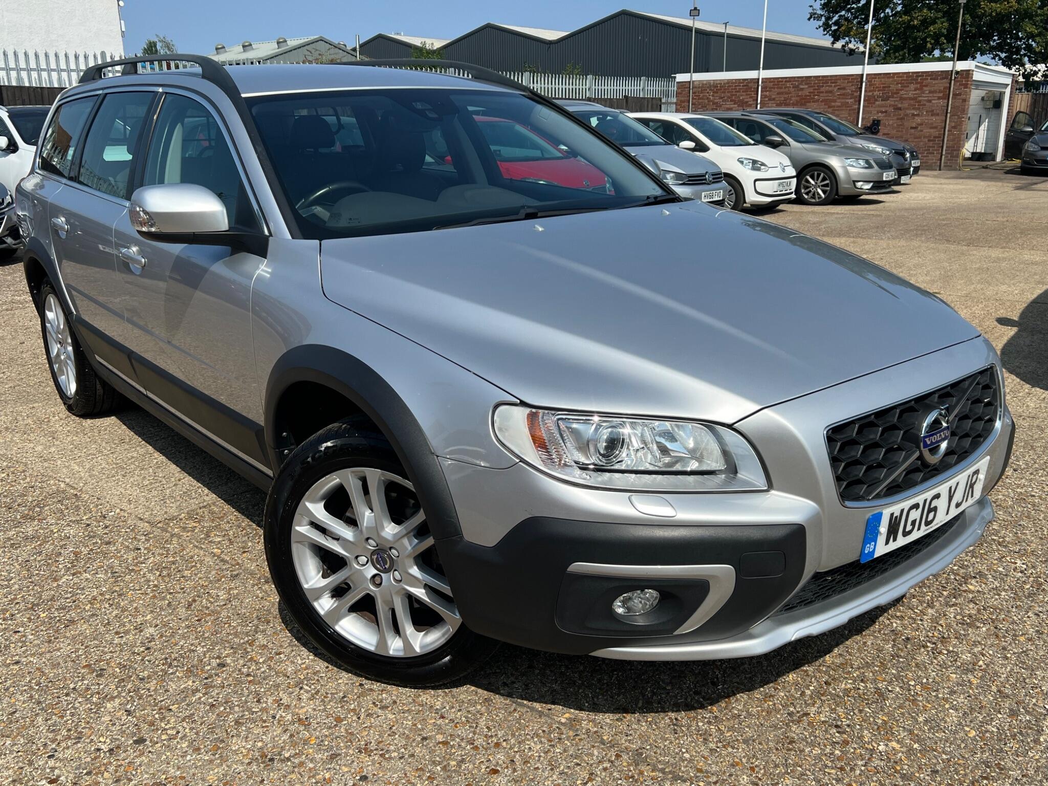 Main listing image - Volvo XC70