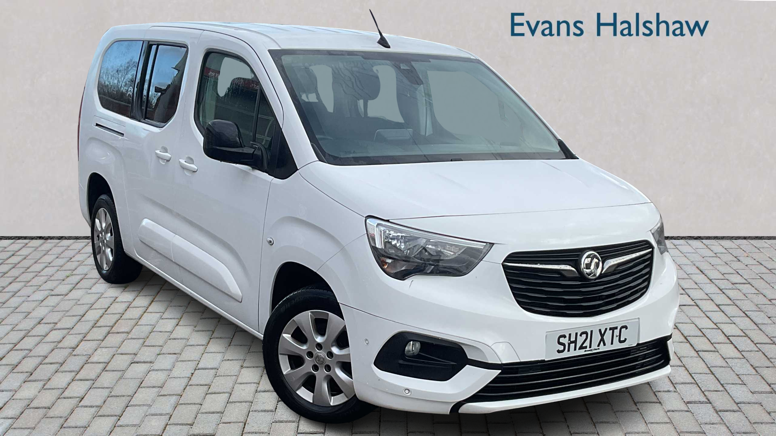 Main listing image - Vauxhall Combo Life