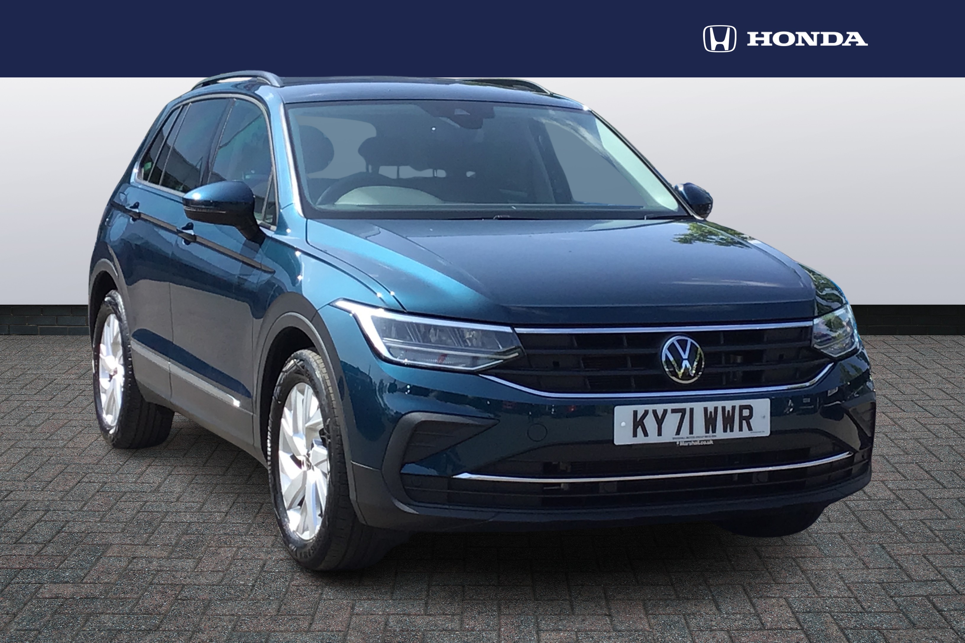 Main listing image - Volkswagen Tiguan