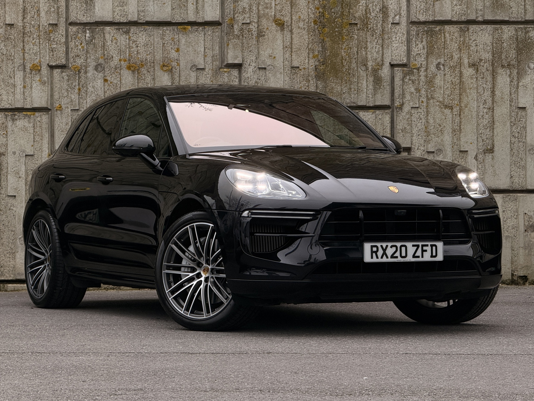 Main listing image - Porsche Macan