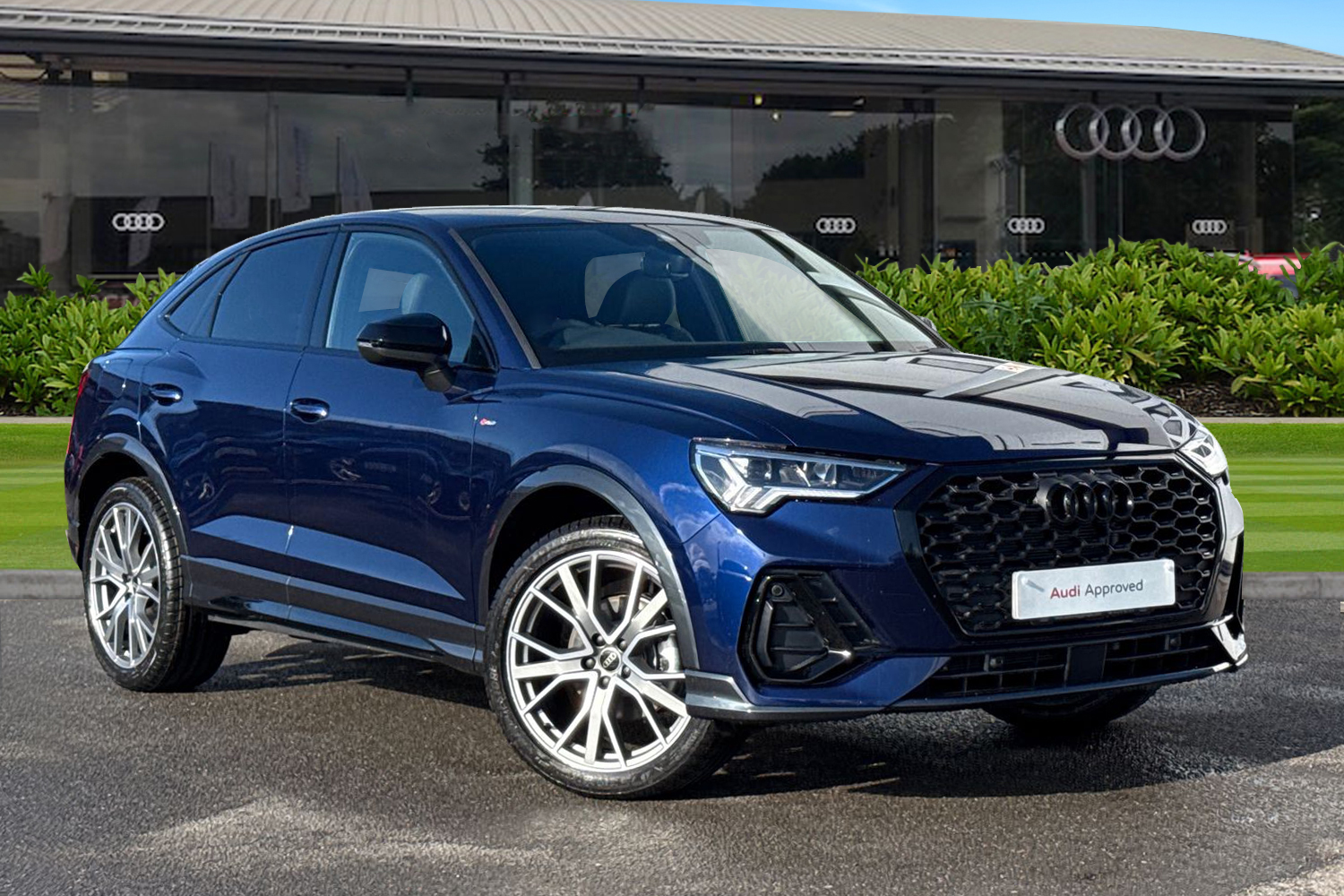 Main listing image - Audi Q3