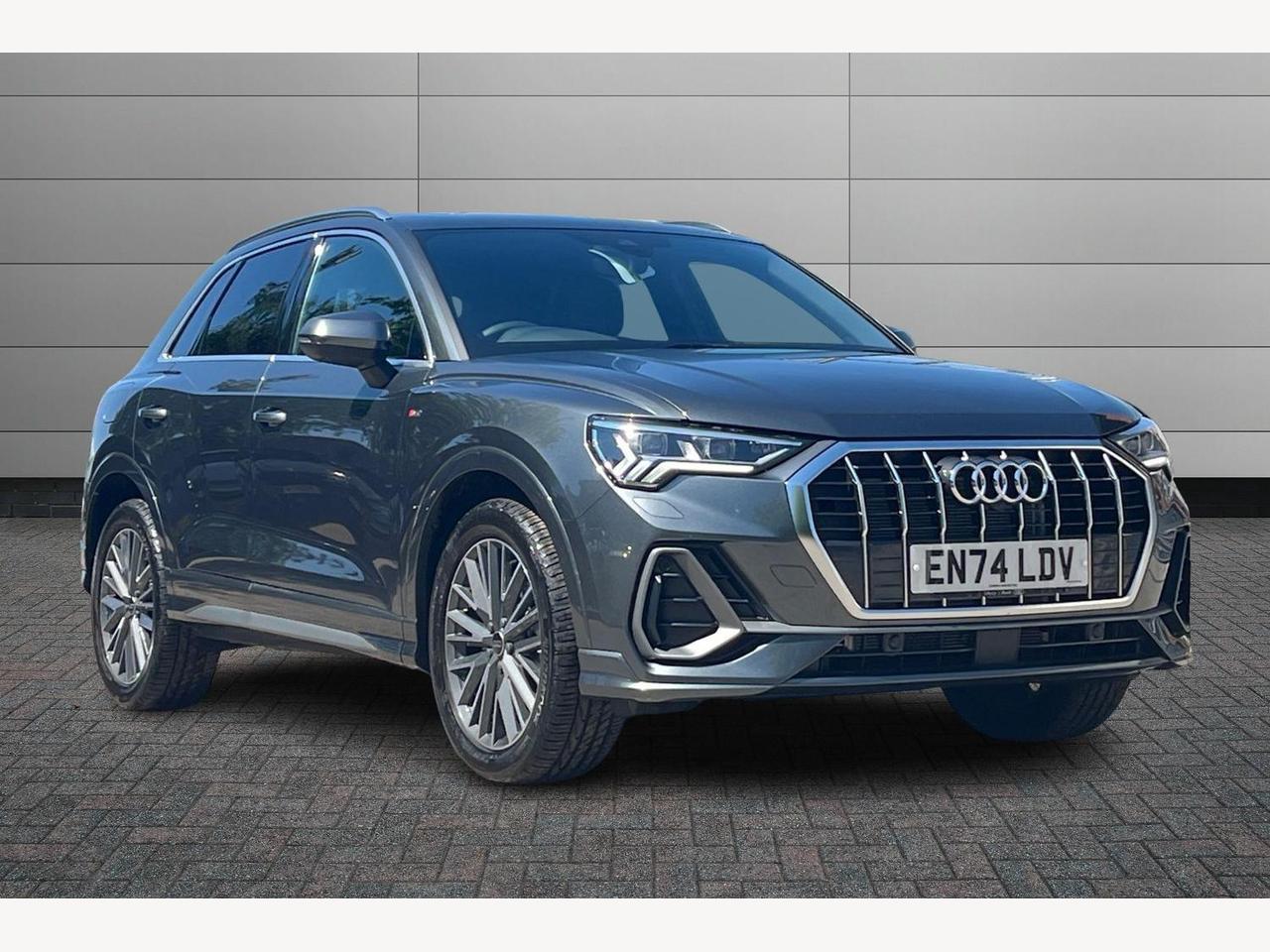 Main listing image - Audi Q3