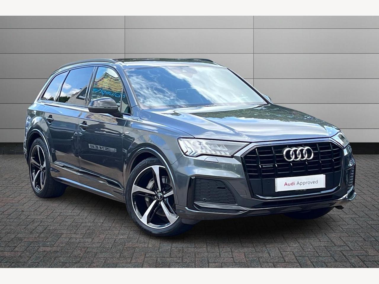 Main listing image - Audi Q7