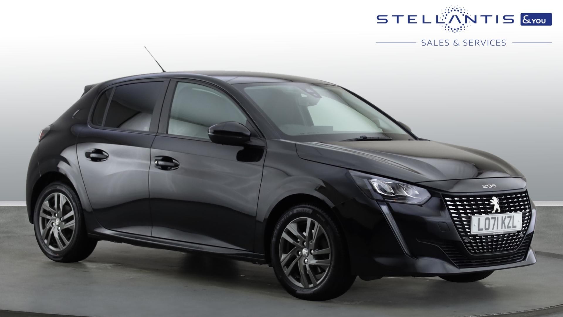 Main listing image - Peugeot 208