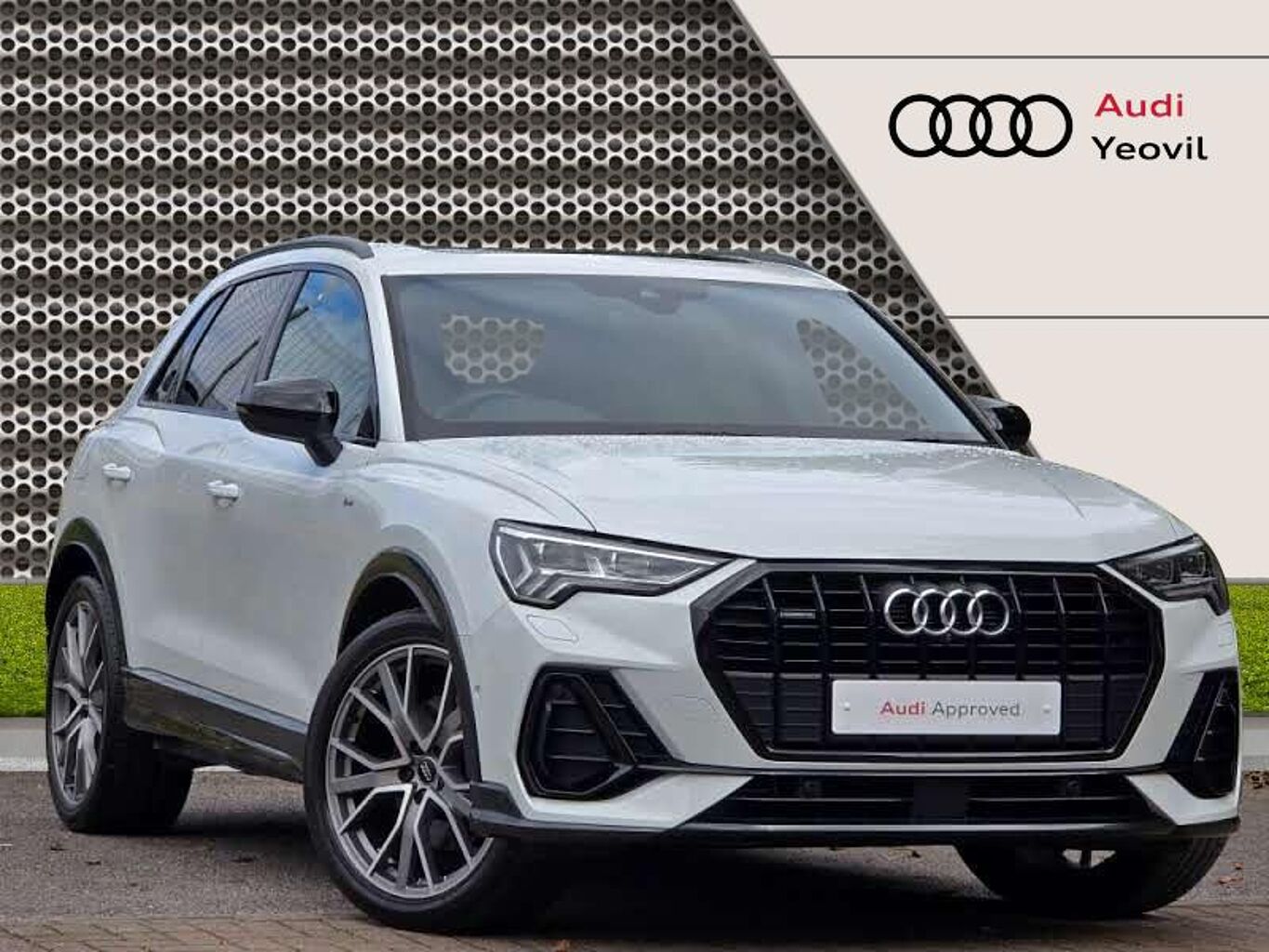 Main listing image - Audi Q3