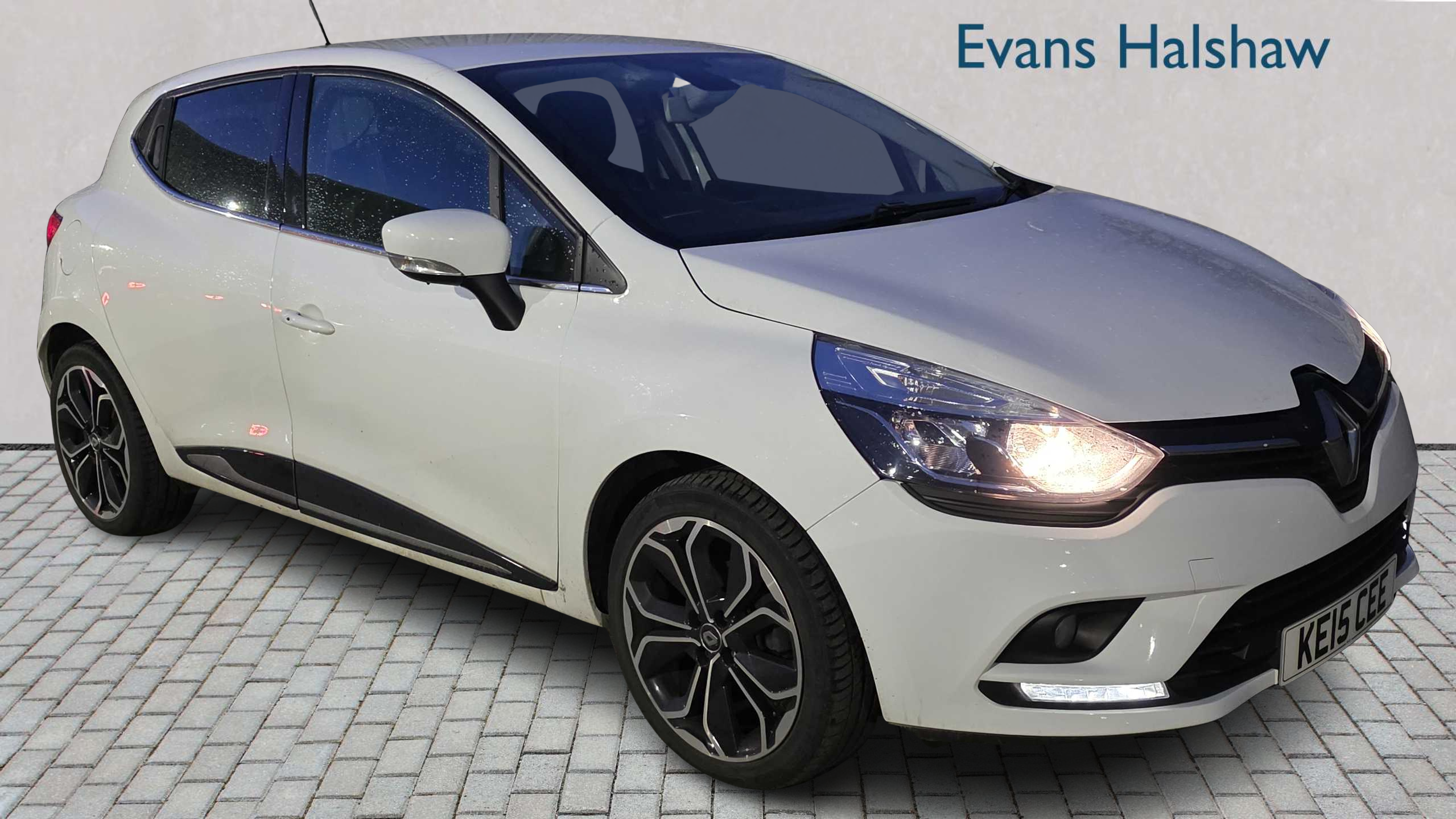 Main listing image - Renault Clio