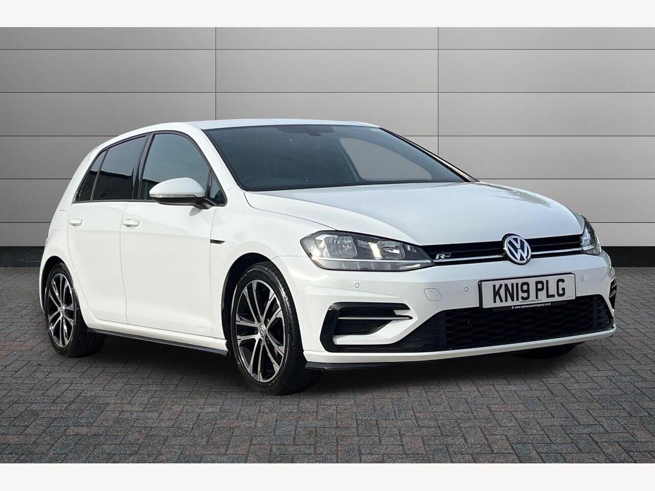 Main listing image - Volkswagen Golf