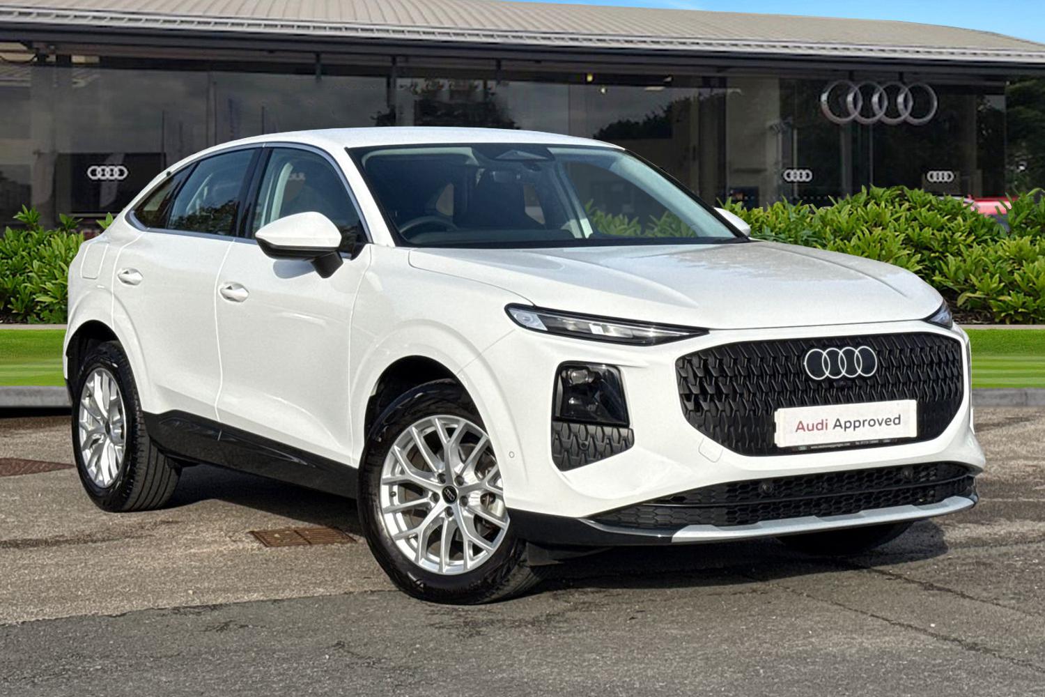 Main listing image - Audi Q3