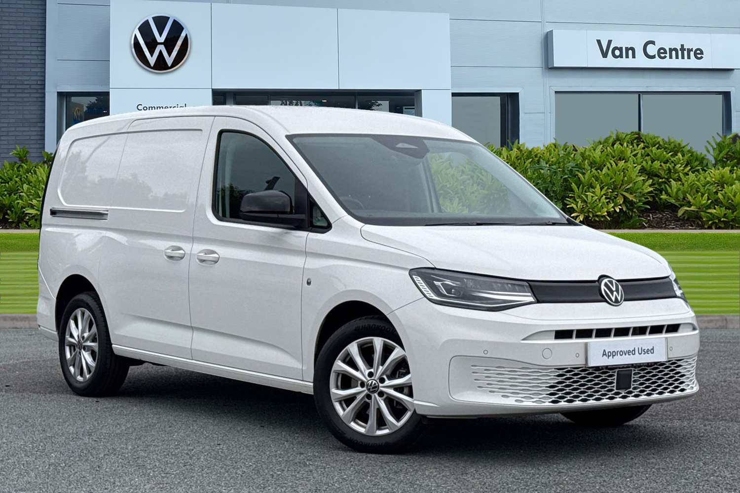 Main listing image - Volkswagen Caddy Maxi