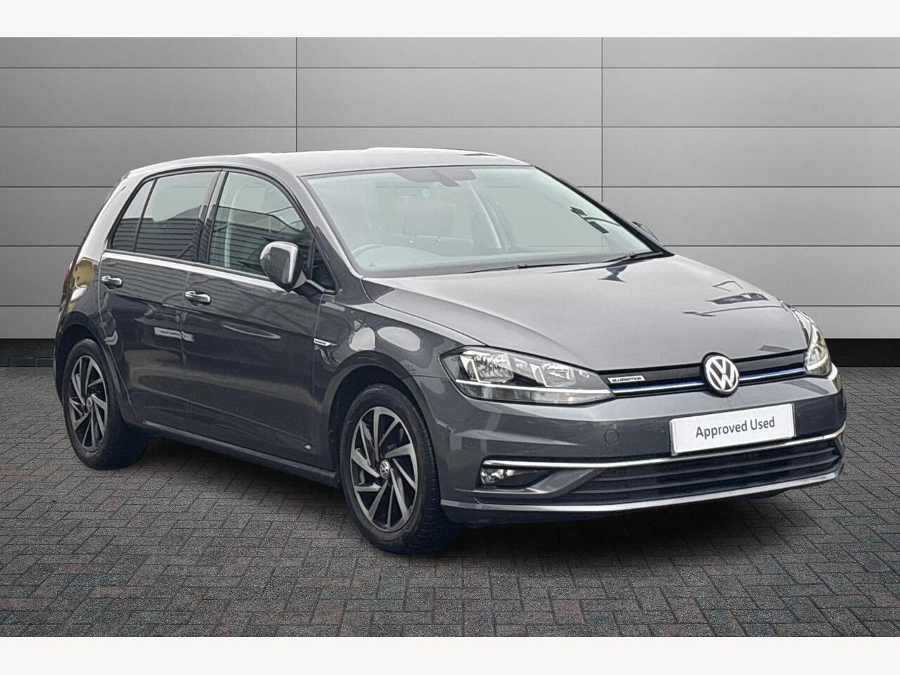 Main listing image - Volkswagen Golf