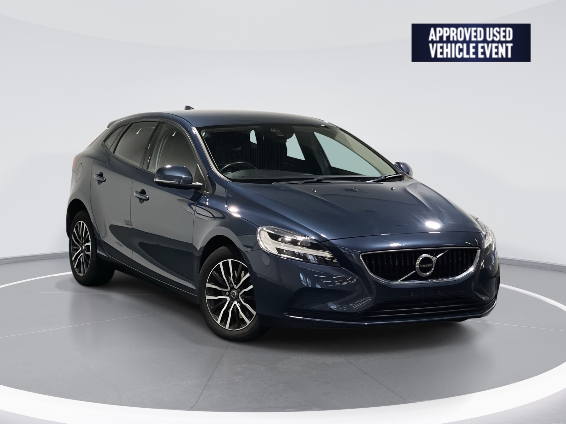 Main listing image - Volvo V40