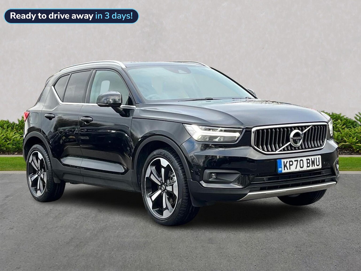 Main listing image - Volvo XC40 Recharge