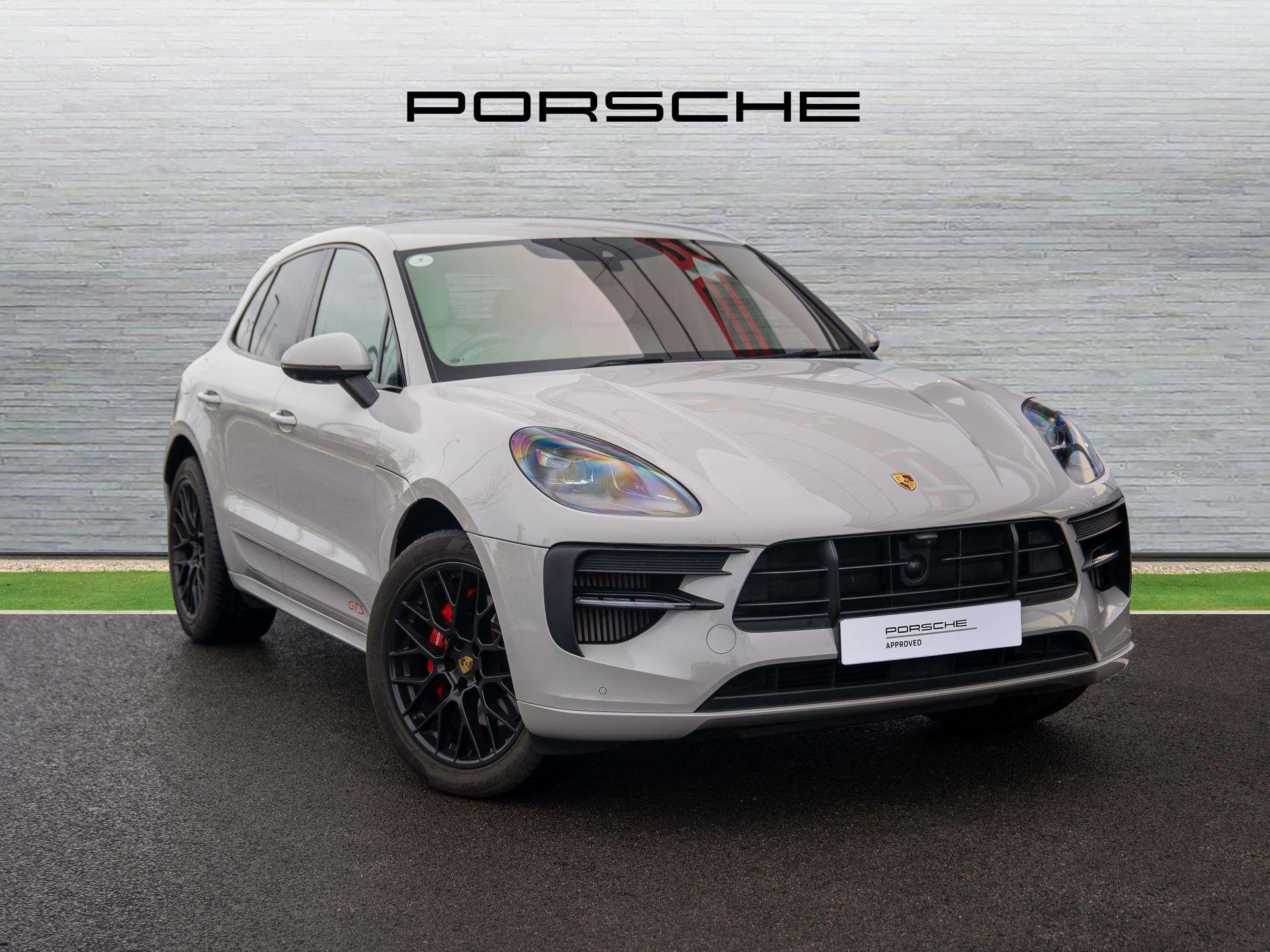 Main listing image - Porsche Macan