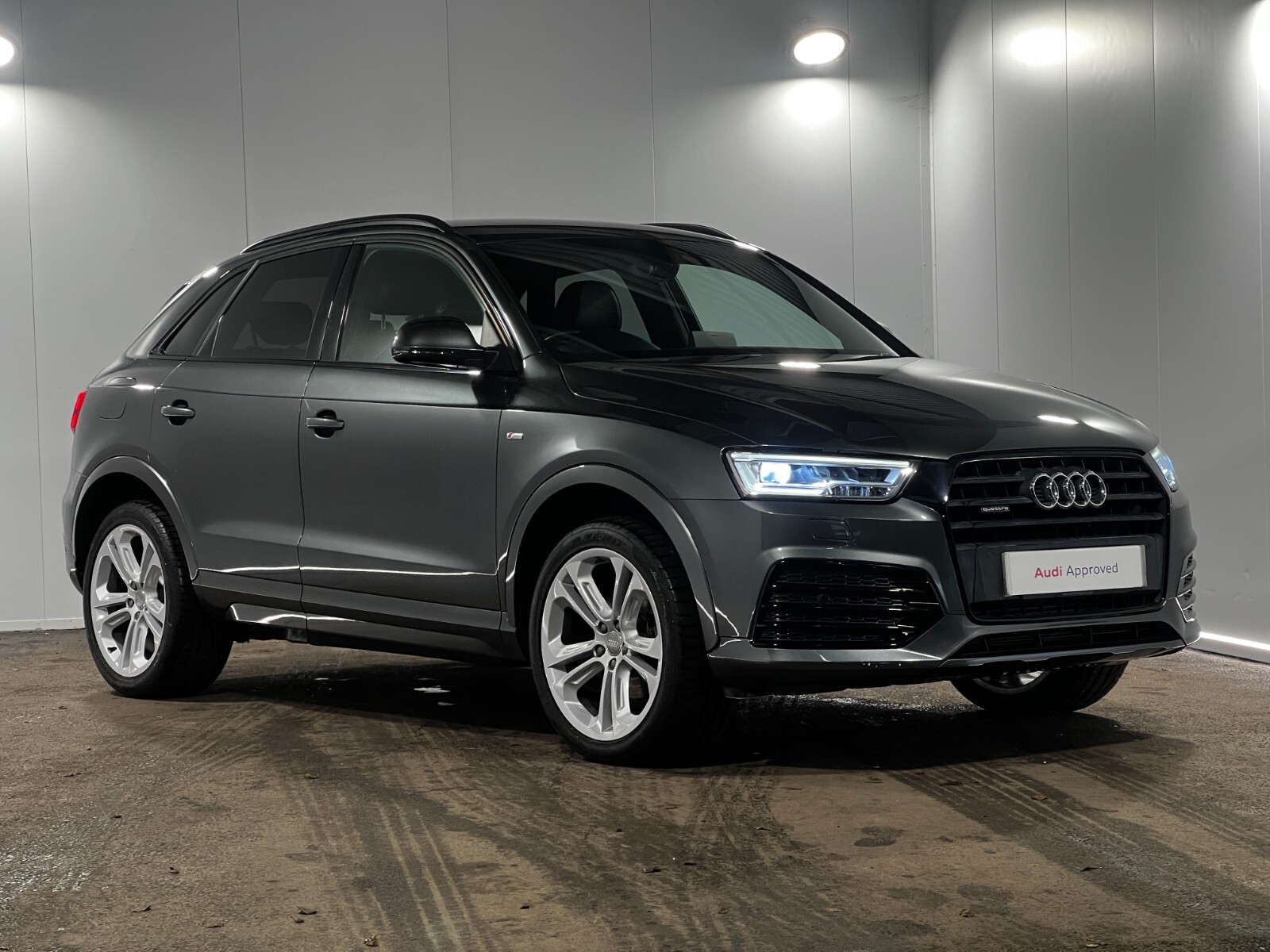 Main listing image - Audi Q3