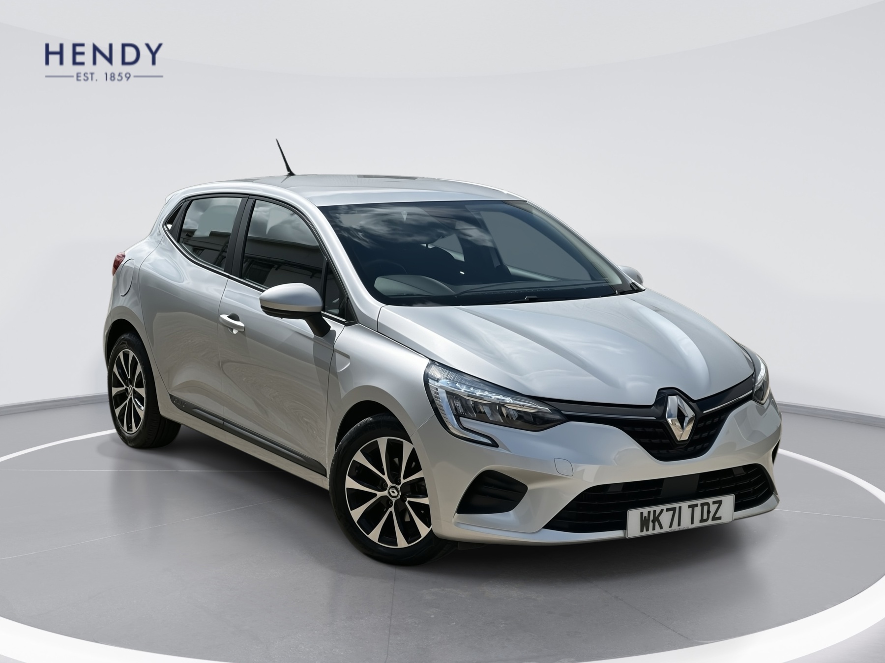 Main listing image - Renault Clio