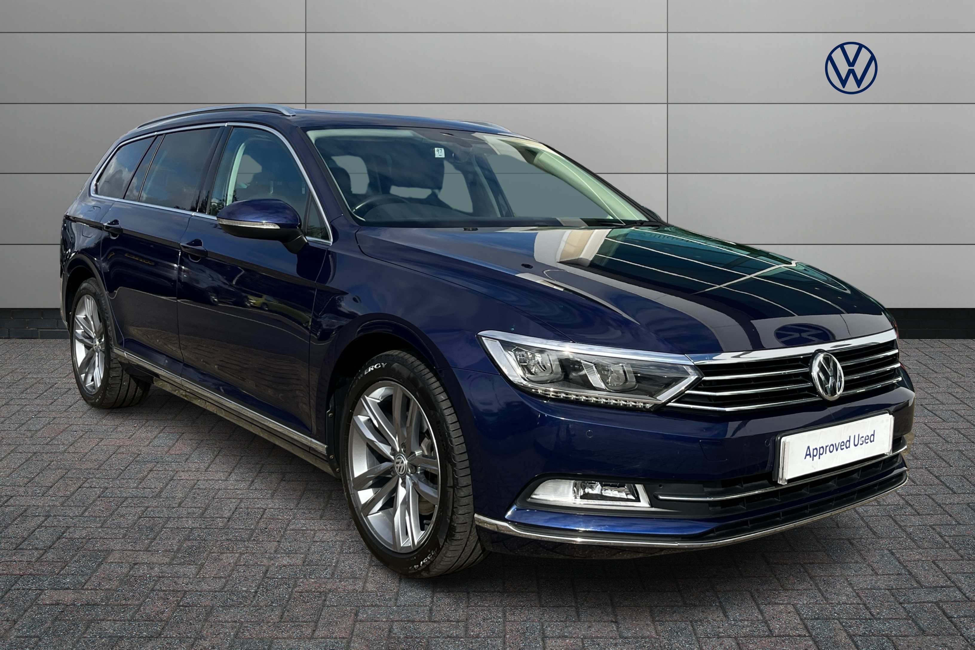 Main listing image - Volkswagen Passat Estate