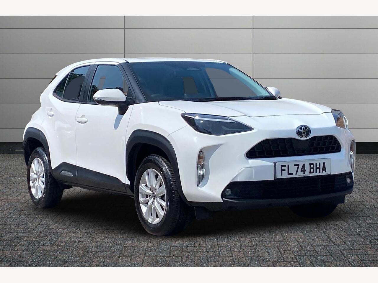 Main listing image - Toyota Yaris Cross